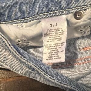 Aeropostale Light Blue Wash Cutoff Denim Shorts in Size 3/4